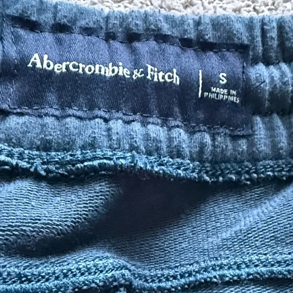 Abercrombie & Fitch Men's Navy Athletic Shorts - Picture 2 of 3